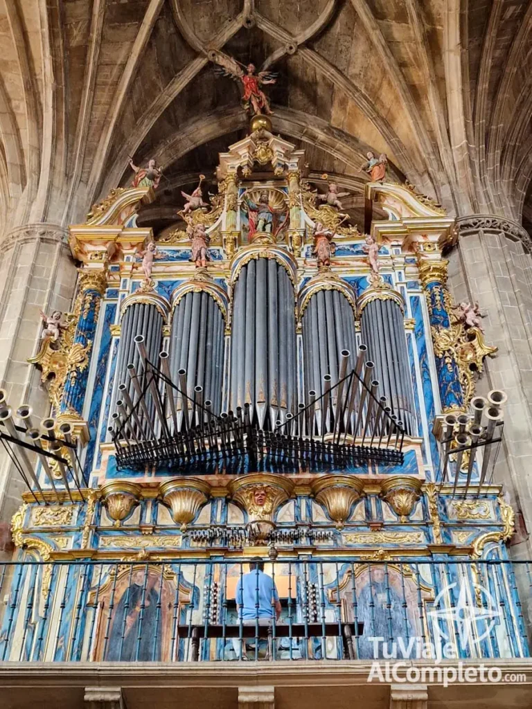 órgano de La Iglesia de Nuestra Señora de la Asunción en Briones