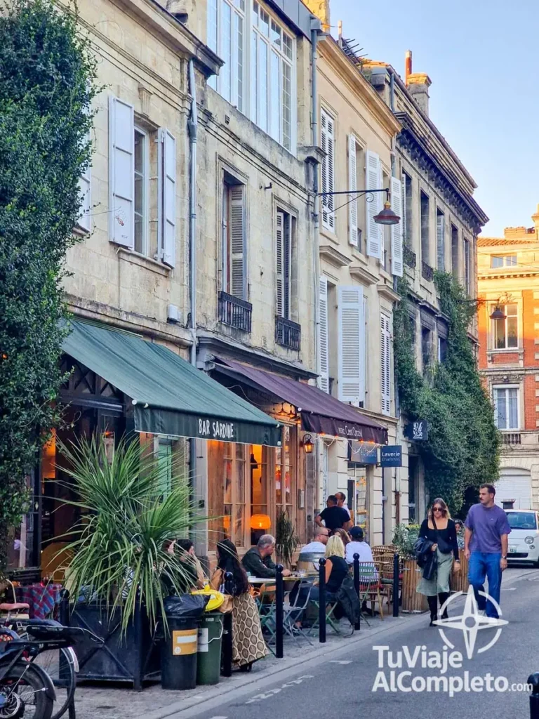 Rue Notre Dame en el barrio de Chartrons en Burdeos