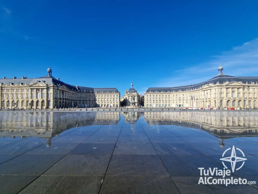 Miroir d'Eau, el espejo del agua más grande del mundo situado en Burdeos