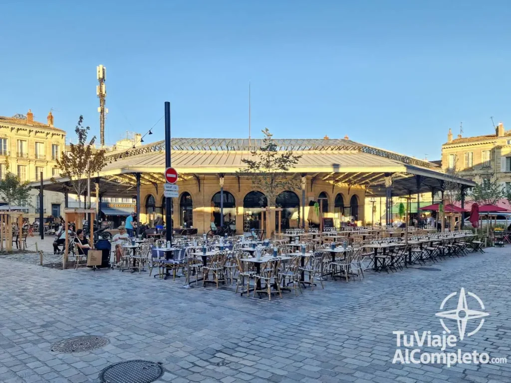 Place du Marché des Chartrons en Burdeos