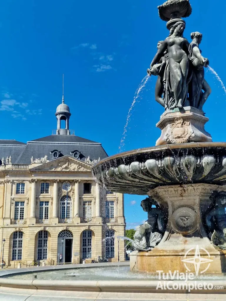 Fontaine des Trois Grâces de la plaza de la bolsa en Burdeos